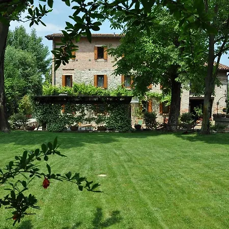 Aiceltis Bed & Breakfast 4*