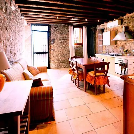 Aiceltis Bed & Breakfast 4*